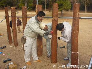 マツ枯れ予防の樹幹注入実習