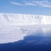 写真1　南極のテーブル状氷山図