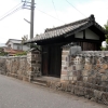 写真2　樋口家表門及び石塀（長崎市景観重要建造物）