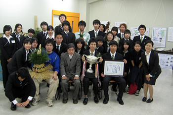 文化学術展部門で学長賞金賞を受賞